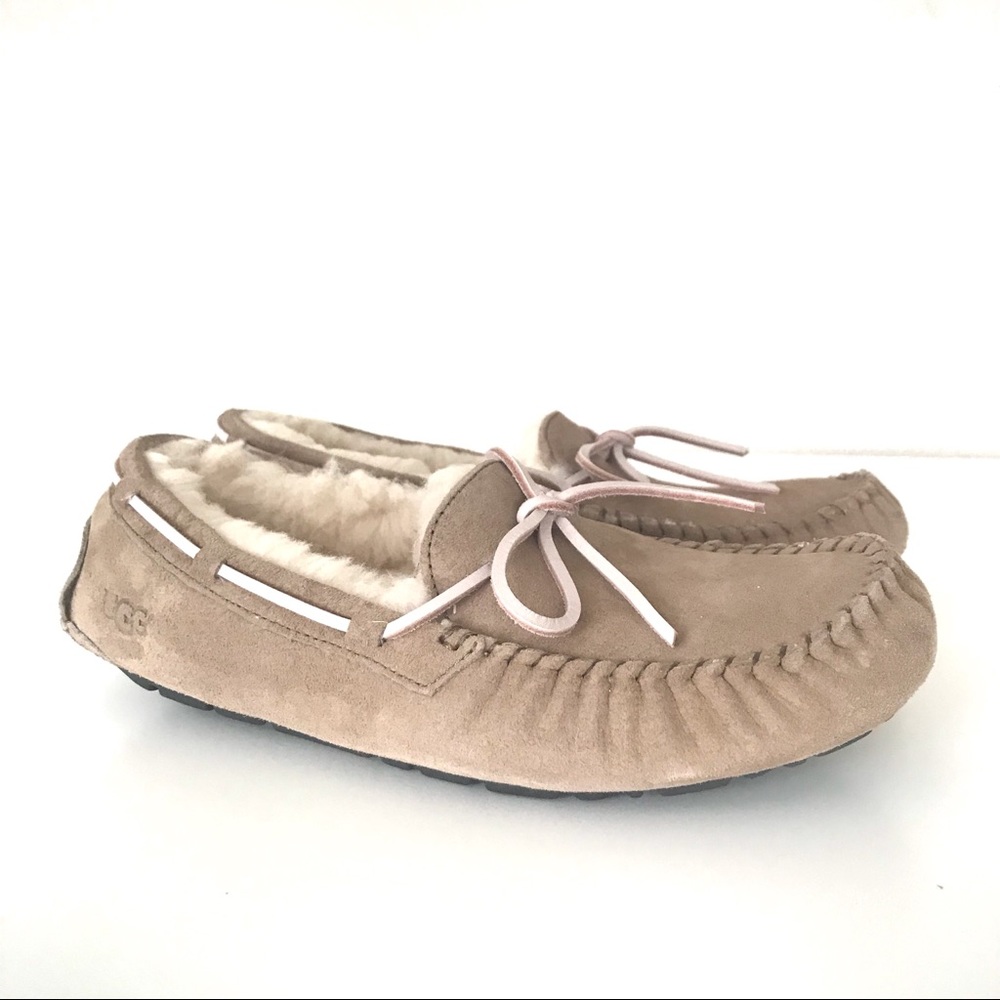 UGG Dakota Slippers NWB, no lid.